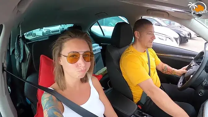Lucky man gets handjob from a sexy blonde MILF on the highway
