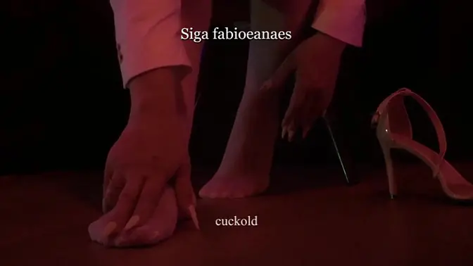 Hotwife MILF shows off her pretty feet and legs in high heels