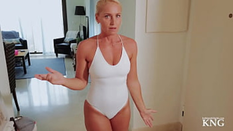 Getting served by a ripe old broad —  getting some raw XXX action!!