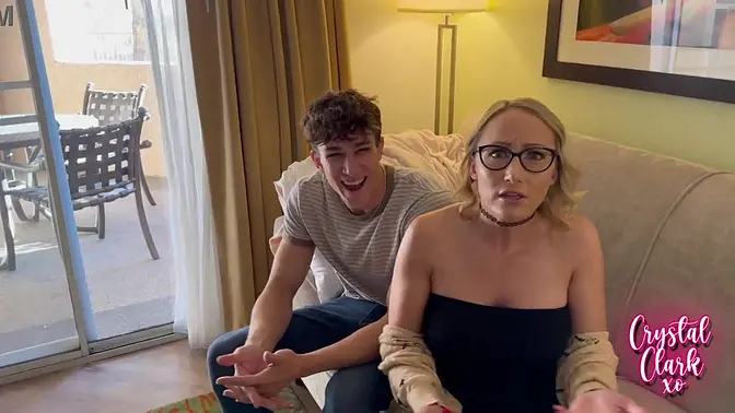 Blonde MILF gets double stuffed during Thanksgiving