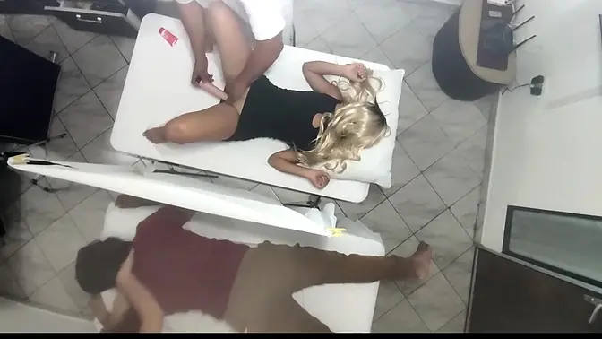 Latina masseuse seduces woman next to her husband