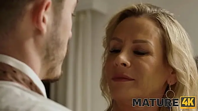 Seduced by her mature beauty, neighbor gets lucky with cougar Victoria Nova