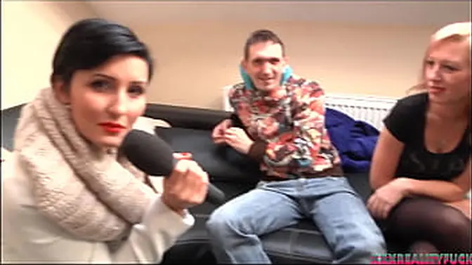 Blonde amateur couple get naked and fuck on cam