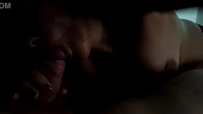 Young Japanese Gostosa gives a secret blowjob without a condom