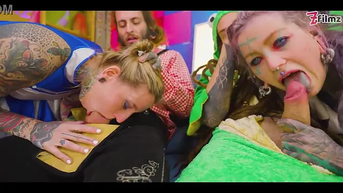 Tattooed Anal Slut takes double penetration and facefucking