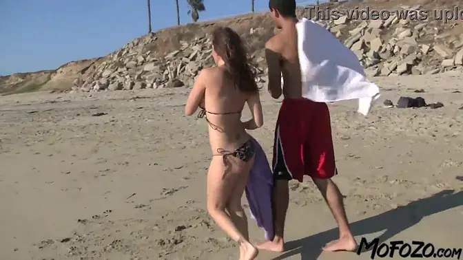 Pale Amateur GF deepthroats big cock