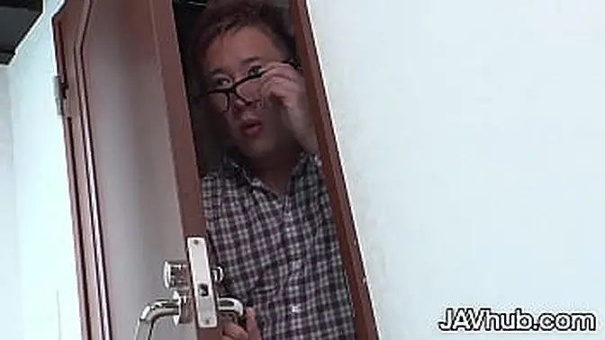 Skinny Japanese MILF stuffs big tits with thick dick