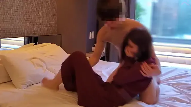 Japanese babe gets banged deep by midnight