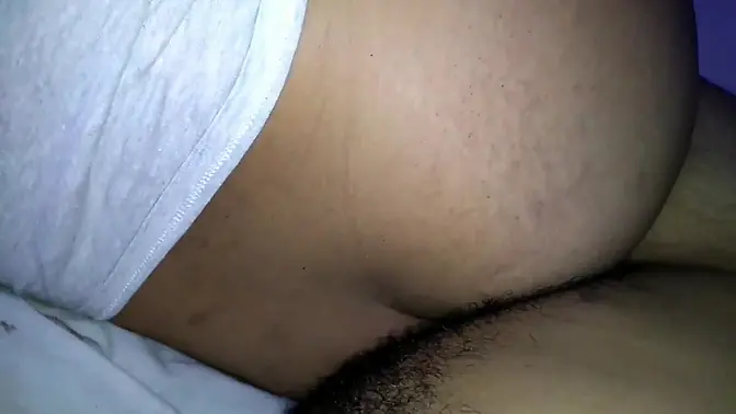 Hot vixen's gaping cunt swallows jizz