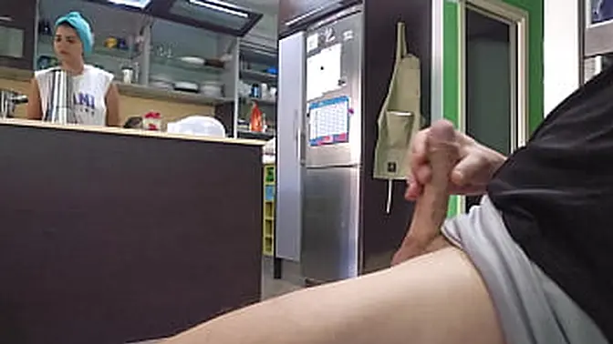 Amateur hubby jerks off his big cock in kitchen