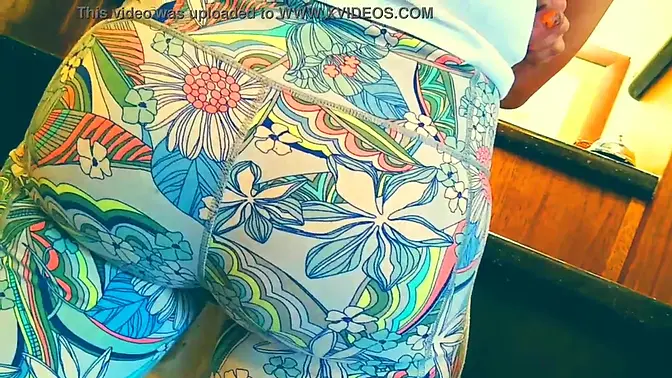 Tight leggings highlight sexy young girl's amazing ass