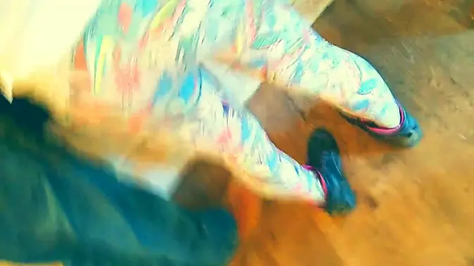 Tight leggings highlight sexy young girl's amazing ass