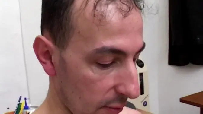 Italian MILF uses Pompino to satisfy herself