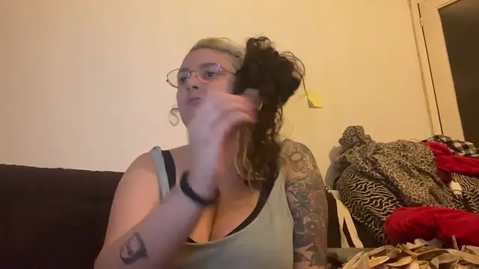 GIANT TITS IGONRE YOU