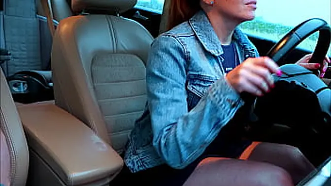 Mature MILF masturbates in her car