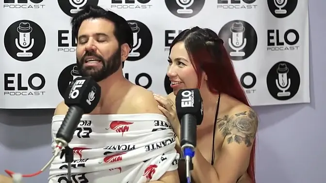 Colombian bombshell Anahi Loves gives me a dirty massage in the spicy room