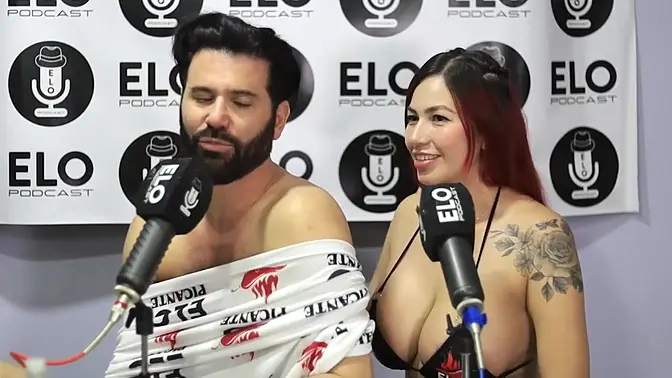 Colombian bombshell Anahi Loves gives me a dirty massage in the spicy room