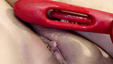 DEEDEE pleasure her juicy fatty vagina✌